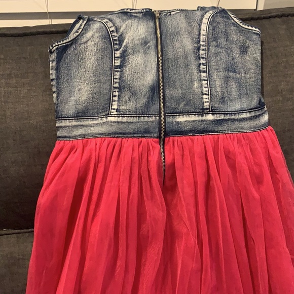 Girls gently used guess dress in size 14 - Picture 4 of 4